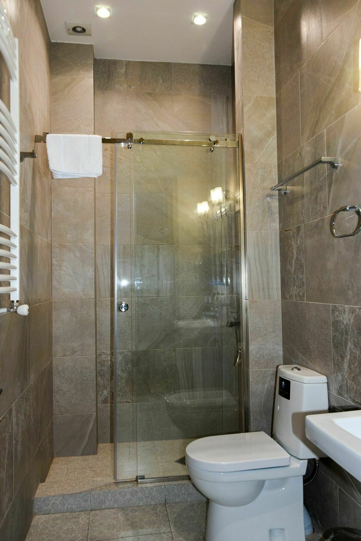 טביליסי Eleon Boutique Hotel מראה חיצוני תמונה